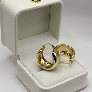 Chic Gold Hoop Earrings